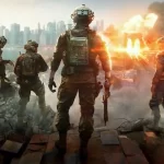 Quatro soldados armados observam uma cidade em chamas ao fundo, com explosões e fumaça cobrindo o horizonte, em uma cena de guerra intensa ao estilo de jogos de tiro modernos.