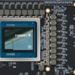 Placa PCIe equipada com o chip RNGD da FuriosaAI, projetado para acelerar inferência de modelos de IA com alta eficiência energética.