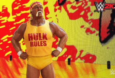 Hulk Hogan no WWE 2K23 com visual clássico e camiseta “Hulk Rules” durante sua entrada na arena.