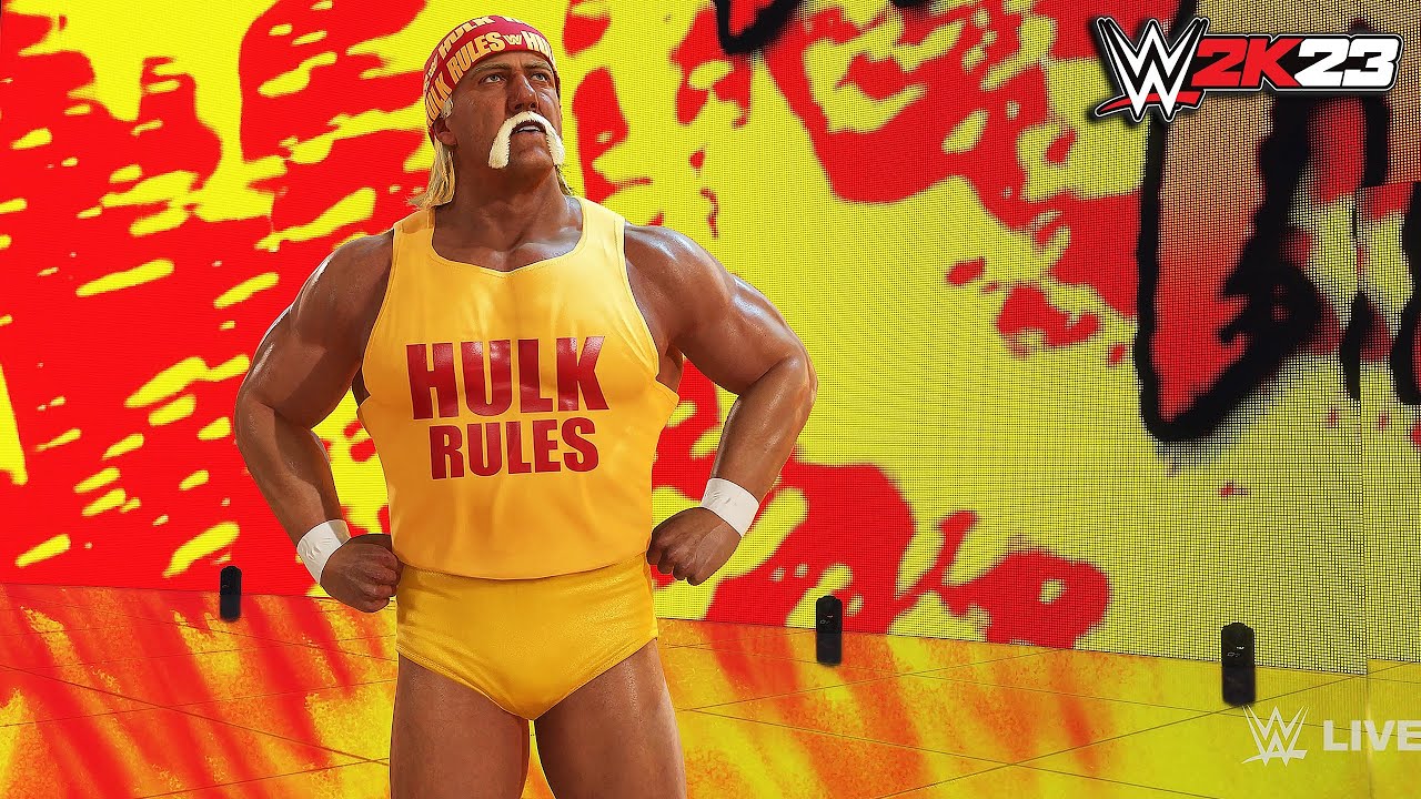 Hulk Hogan no WWE 2K23 com visual clássico e camiseta “Hulk Rules” durante sua entrada na arena.