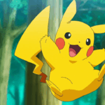 Pikachu sorridente em uma floresta, personagem mais famoso da franquia Pokémon.