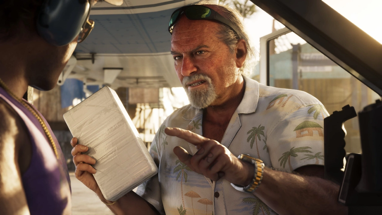 Homem de camisa florida segura um pacote branco enquanto conversa com outro personagem em uma cena detalhada de GTA 6.
