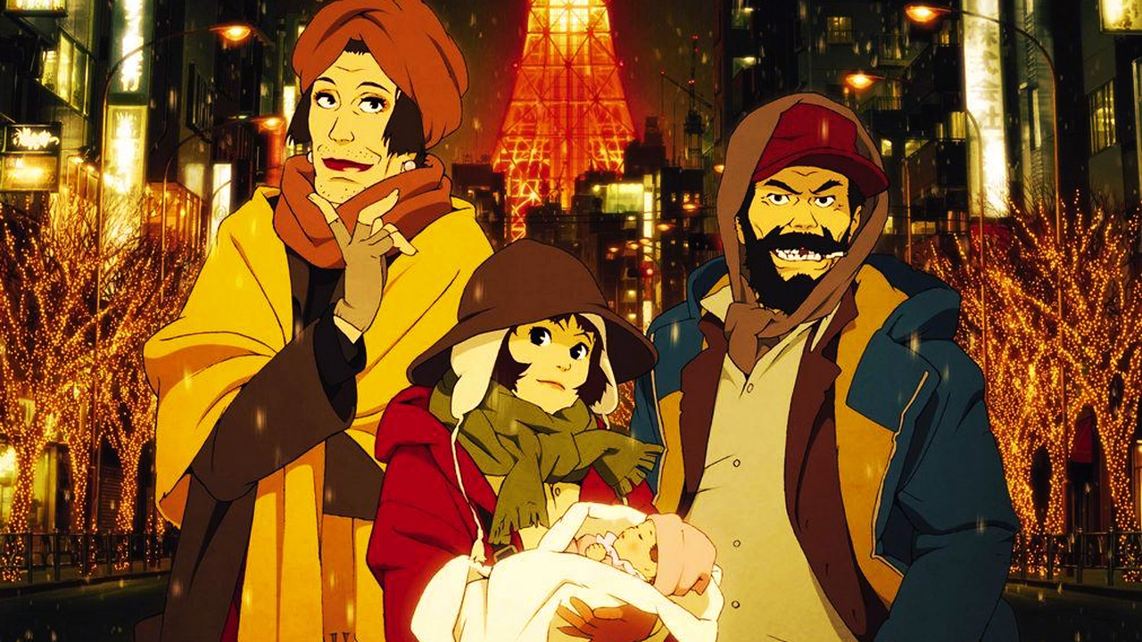 Três protagonistas de Tokyo Godfathers — Gin, Hana e Miyuki — segurando um bebê em frente à Torre de Tóquio iluminada à noite com decorações natalinas douradas