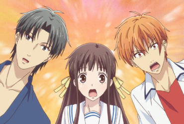 Cena do anime shoujo Fruits Basket mostrando Tohru Honda, Kyo Sohma e Yuki Sohma em expressões emocionais contra fundo alaranjado