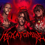 Arte oficial do episódio 10 Renascimento de Ordem Paranormal Hexatombe mostrando o momento em que Juan se torna o Portador do Trono do Diabo enquanto Lena e Remi assistem, com o céu vermelho escarlate ao fundo