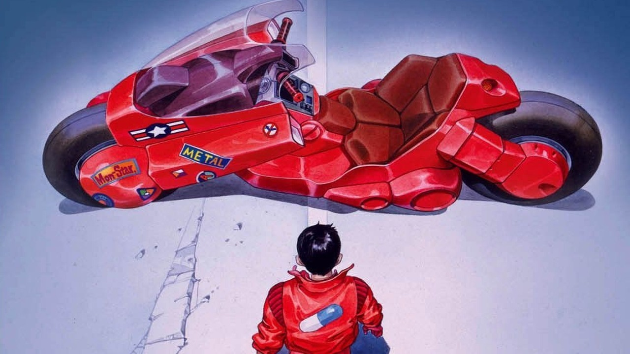Cena icônica do anime Akira de 1988 mostrando a moto vermelha de Kaneda voando sobre Tetsuo, representando o marco cyberpunk que revolucionou a animação japonesa e abriu portas para o anime no Ocidente
