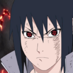Close no rosto de Sasuke Uchiha com o Sharingan ativo e expressão séria, com marcas no rosto e um fundo escuro com pontos de luz avermelhados, sugerindo tensão e conflito interno.