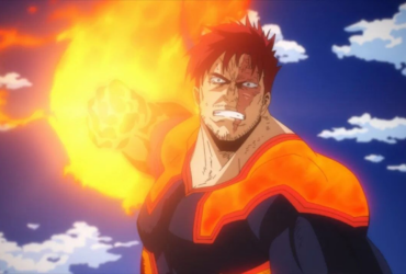 Endeavor, herói com chamas intensas, aparece com o punho em destaque envolto por fogo, como se estivesse prestes a desferir um ataque, em uma cena de My Hero Academia.