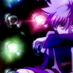 Killua Zoldyck, personagem de Hunter x Hunter com cabelo claro, sentado com os braços apoiados nos joelhos e olhar sério, cercado por luzes circulares coloridas (roxo, verde e vermelho) em um fundo escuro, criando um clima dramático e introspectivo.