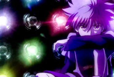 Killua Zoldyck, personagem de Hunter x Hunter com cabelo claro, sentado com os braços apoiados nos joelhos e olhar sério, cercado por luzes circulares coloridas (roxo, verde e vermelho) em um fundo escuro, criando um clima dramático e introspectivo.