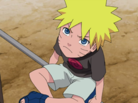 Cena em estilo anime mostrando Naruto criança, de cabelo loiro e olhos azuis, sentado no chão de terra e olhando para cima com expressão séria, ao lado de um poste de madeira com uma barra horizontal, sugerindo um local de treino simples e solitário.