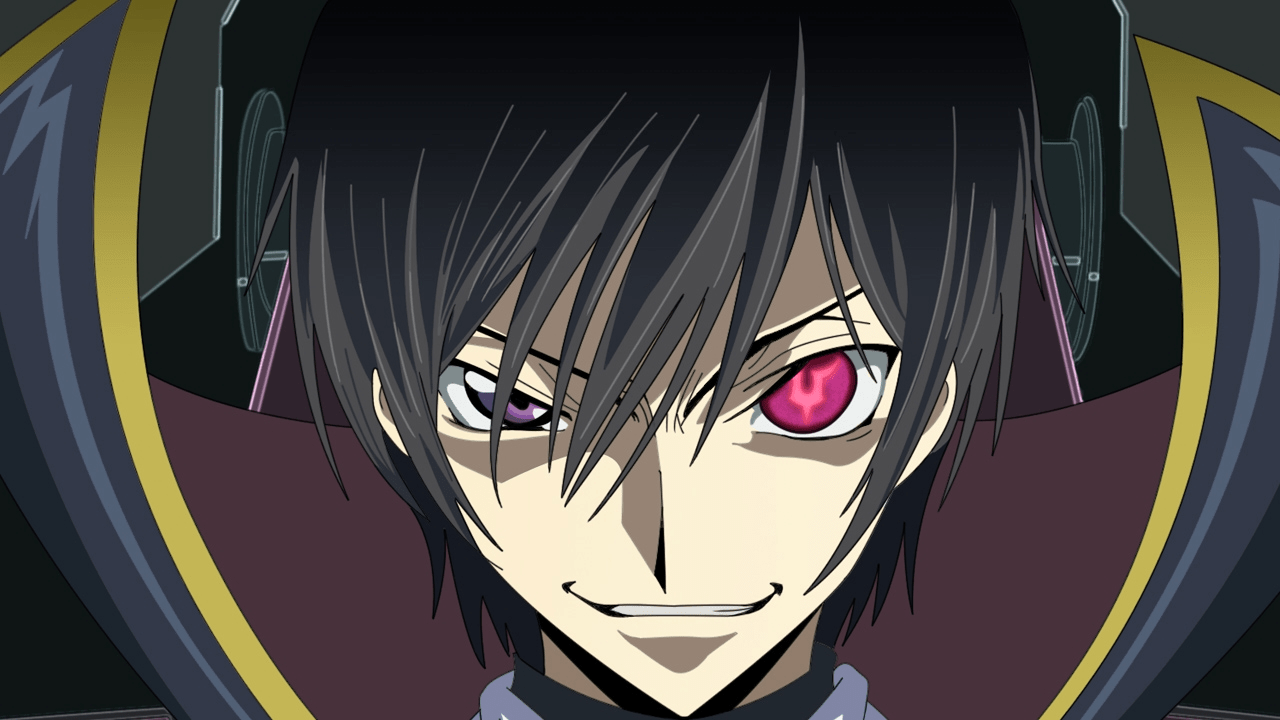 Close no rosto de Lelouch Lamperouge, de Code Geass, com um olho brilhando em tom rosa/roxo e um sorriso confiante, em um fundo escuro que reforça o clima de tensão e controle.