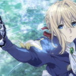 Personagem feminina de anime loira, de olhos azuis, usando uniforme azul e um braço mecânico, estendendo a mão sobre a água cristalina; cena delicada e contemplativa que sugere luto, memória e reconstrução emocional.