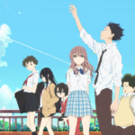 Grupo de adolescentes de anime em uma ponte sob um céu azul com nuvens; um garoto de camisa branca estende a mão para o alto enquanto outros colegas caminham ao lado, sugerindo amizade, reparação e recomeço emocional.