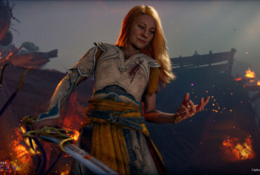 Faye em God of War Laufey segurando uma espada em cenário de batalha.