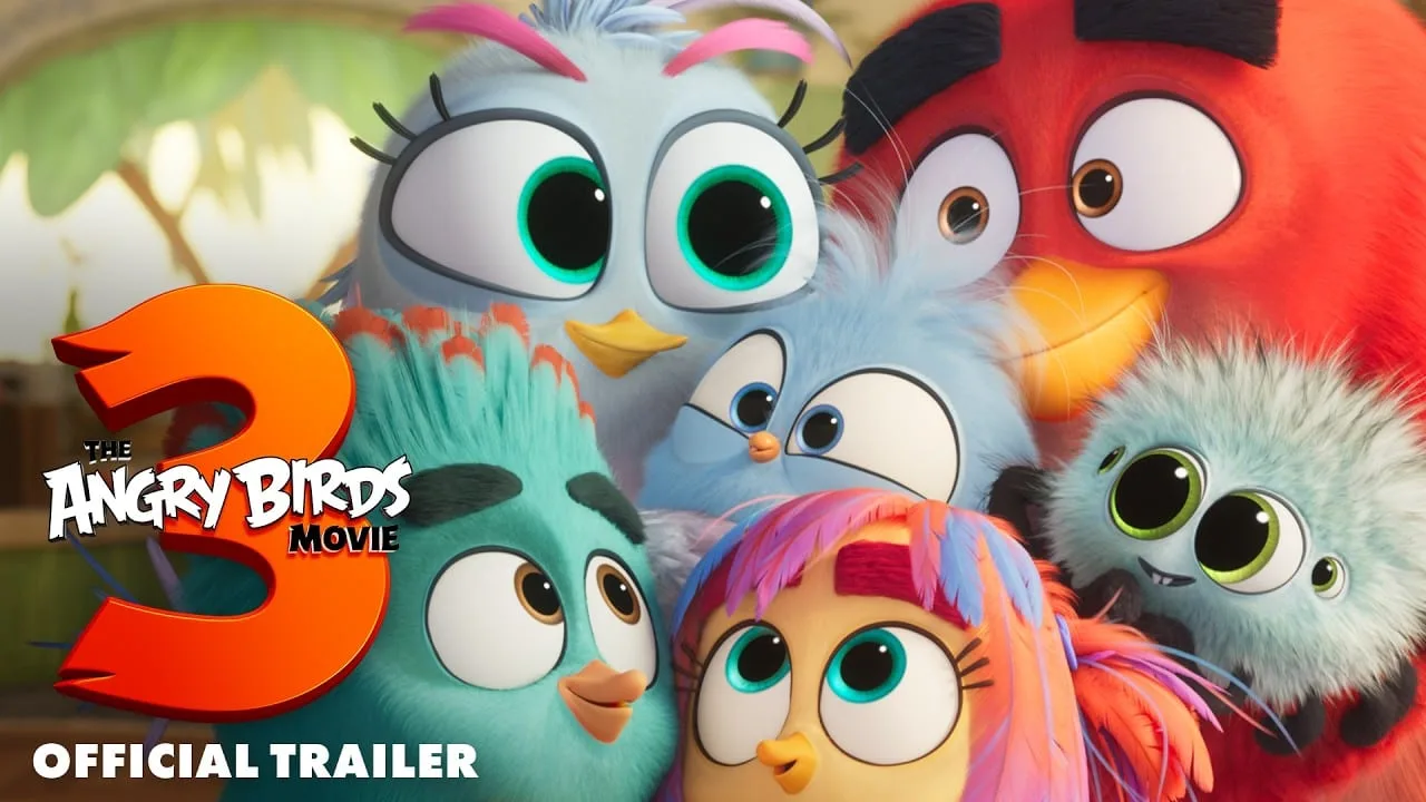 Cena do trailer de The Angry Birds Movie 3 com o bebê pássaro e Red