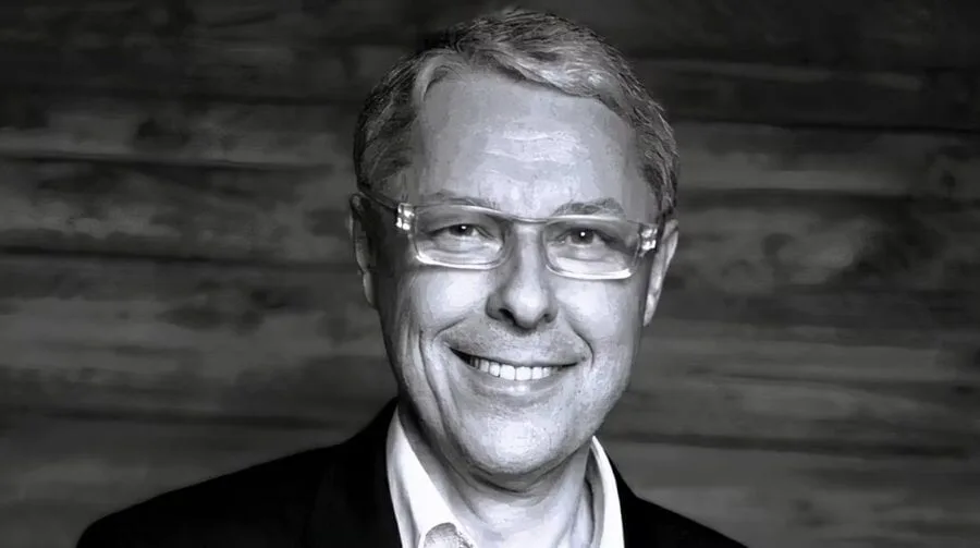 Foto oficial de Claude Guillemot, cofundador da Ubisoft