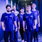 Jogadores competindo no VCT Americas Stage 2 de VALORANT