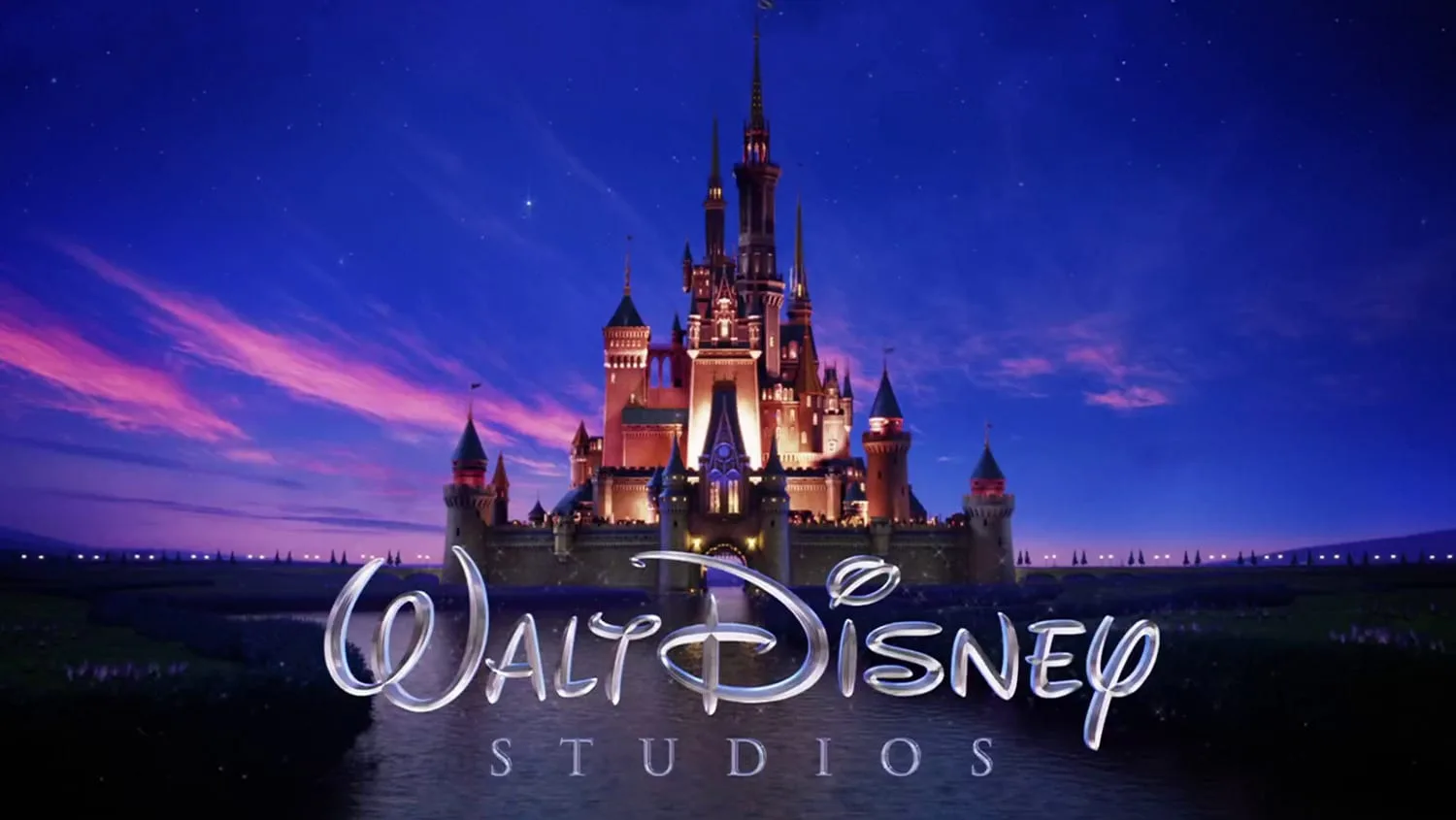 Logo do Walt Disney Studios com imagens dos filmes