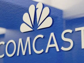 Logos da NBC Universal e Comcast sobre fundo tecnológico, simbolizando expansão na indústria de games