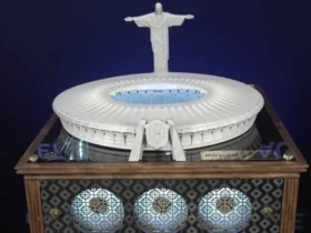 PC gamer personalizado de Lucas Paquetá com tema do Maracanã