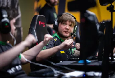 s1mple em ação durante partida de Counter-Strike
