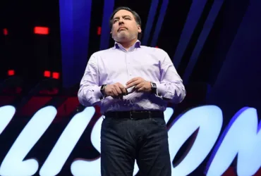 Shawn Layden, ex-presidente da Sony, durante entrevista