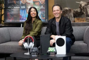 Asha Sharma, CEO da Xbox, falando em evento