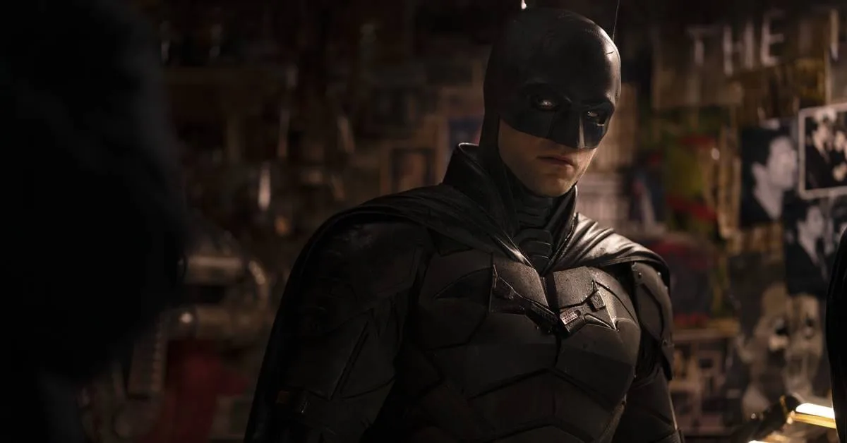 Cena de The Batman Part 2 com Robert Pattinson e neve ao redor