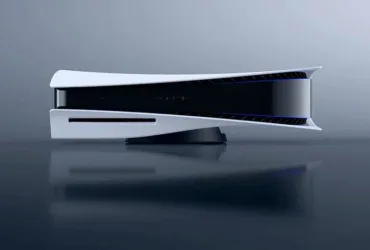 Console PlayStation 5 representando plataformas de mídia física e digital