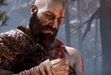 Fábrica Sony PlayStation com imagem de Kratos em destaque