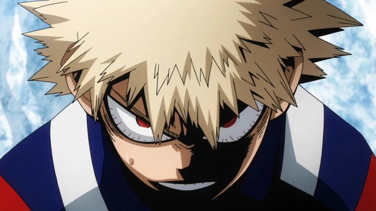 Katsuki Bakugo, de My Hero Academia, com rosto suado e expressão de raiva durante a luta contra Shoto Todoroki no Festival Esportivo da UA, usando o uniforme azul e branco da escola.