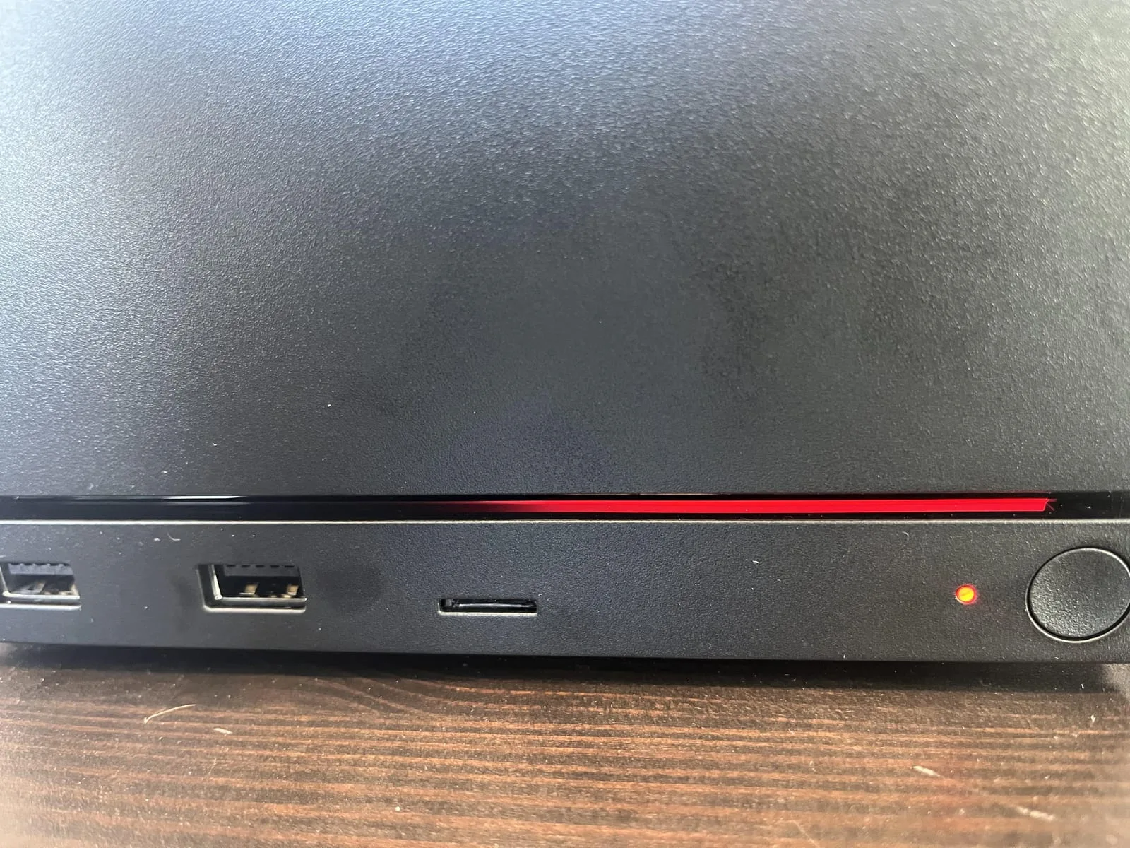 LED da Steam Machine com faixa vermelha de erro