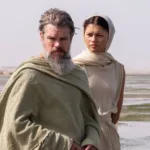 Matt Damon como Odysseus no cenário de Fortnite inspirado na Grécia Antiga
