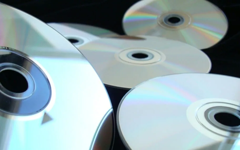 Pesquisa sobre preços de games físicos e digitais no PlayStation