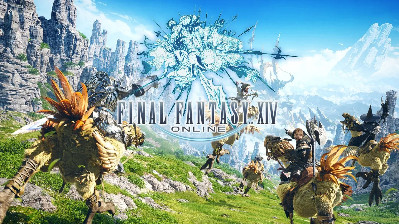 Imagem de capa de Final Fantasy XIV Online com o logo do jogo ao centro, personagens montados em chocobos atravessando uma região montanhosa e ensolarada de Eorzea, com criaturas e uma figura mágica azul ao fundo.