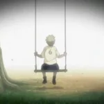 Naruto Uzumaki aparece de costas sentado sozinho em um balanço preso a uma grande árvore. A cena tem luz esbranquiçada e atmosfera melancólica, enquanto o personagem observa à distância um espaço vazio, reforçando sua solidão na infância.